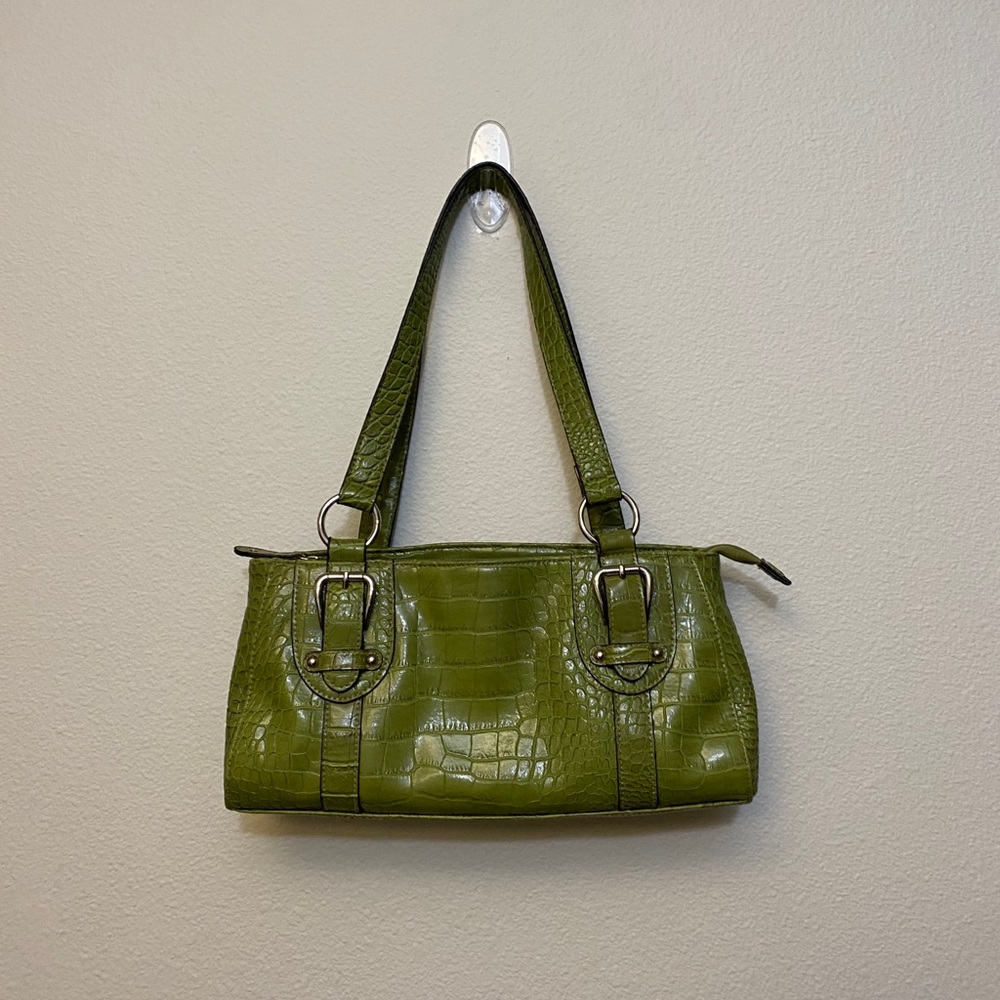 Fake matcha green snake hand bag.